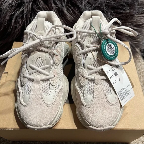 adidas | Yeezy 500 Blush - Picture 3 of 16